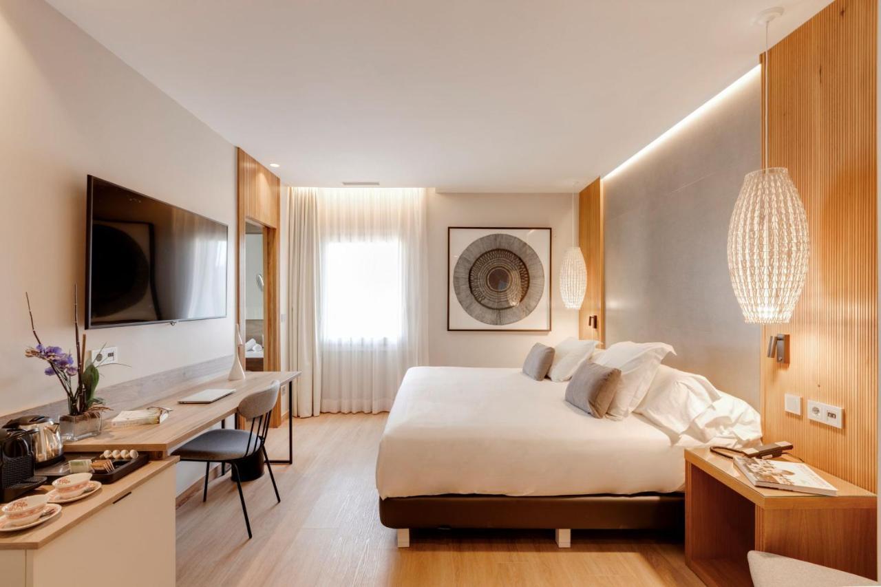 Hotel Boutique Mirlo Barcelona Eksteriør bilde Deluxe room