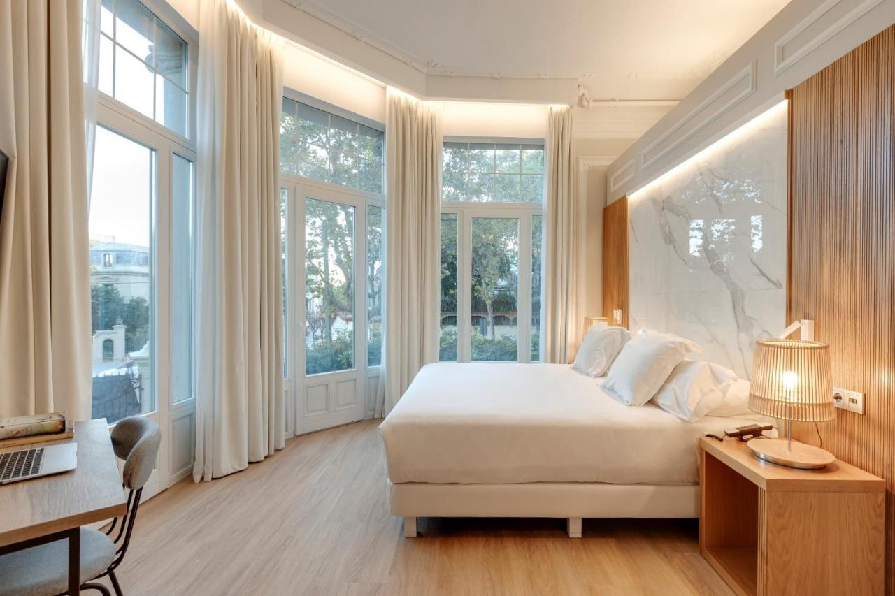 Hotel Boutique Mirlo Barcelona Eksteriør bilde Deluxe room