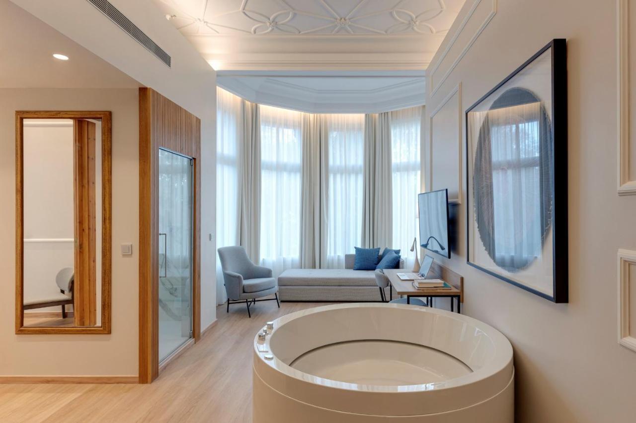 Hotel Boutique Mirlo Barcelona Eksteriør bilde A suite at the hotel