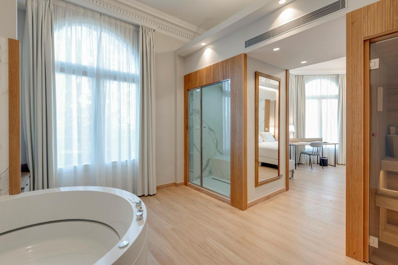 Hotel Boutique Mirlo Barcelona Eksteriør bilde Suite at the Hotel