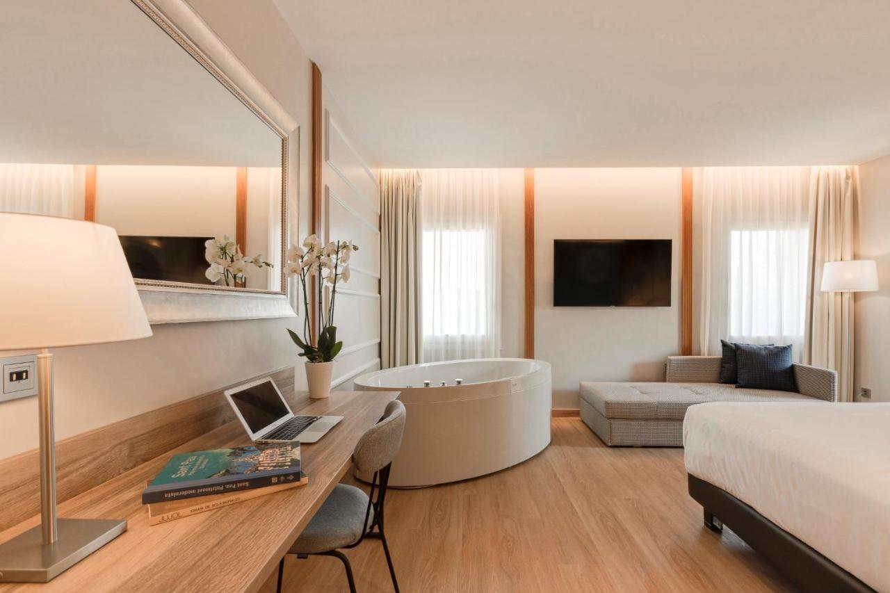 Hotel Boutique Mirlo Barcelona Eksteriør bilde Deluxe room